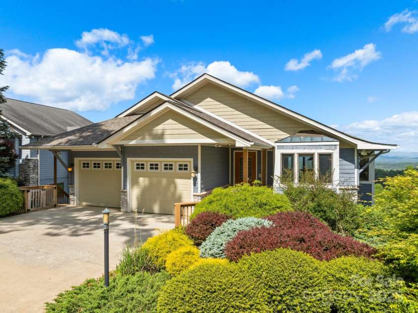 117 Distant View Drive, Asheville, NC 28803.  MLS# CAR4253814, YatesRealty ID 3225. 
