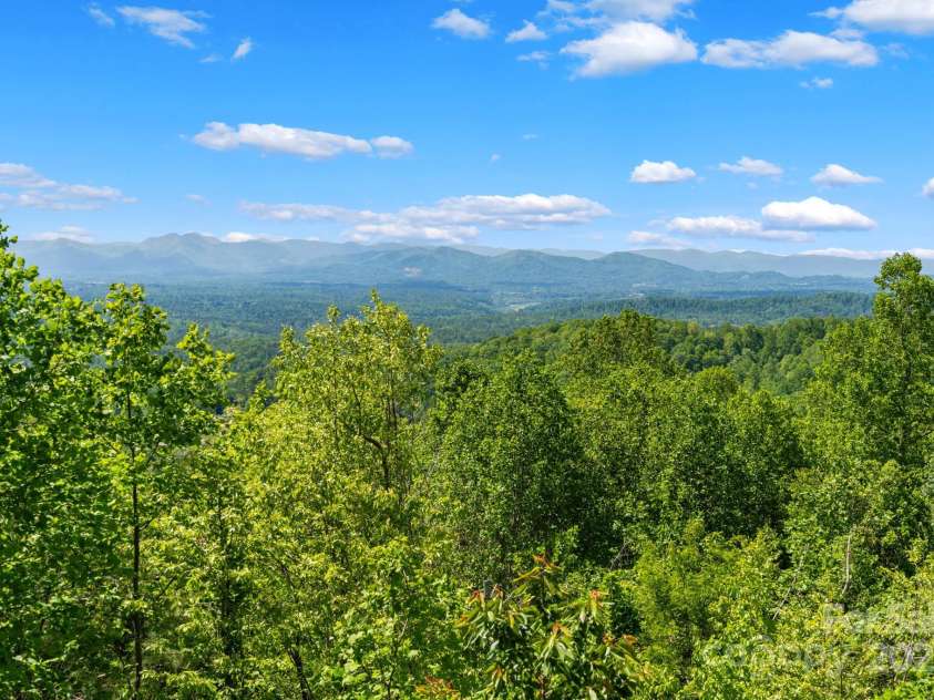 117 Distant View Drive, Asheville, NC 28803.  MLS# CAR4253814, YatesRealty ID 3225. Middle Level View