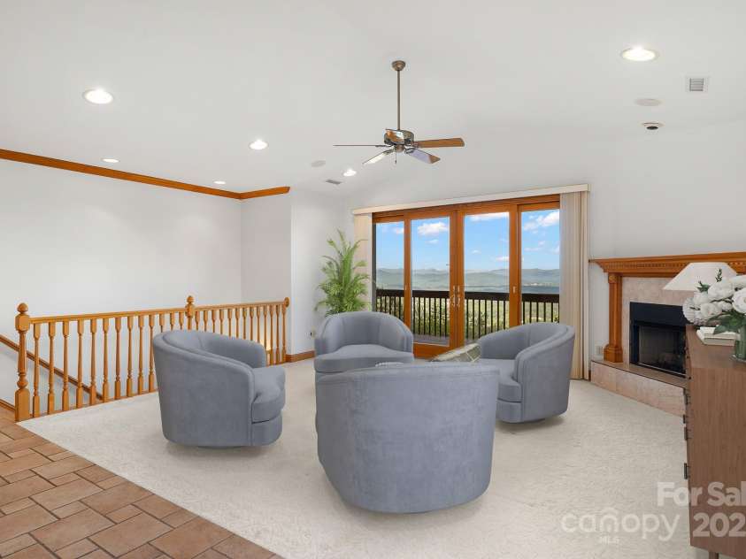 117 Distant View Drive, Asheville, NC 28803.  MLS# CAR4253814, YatesRealty ID 3225. *virtually staged*