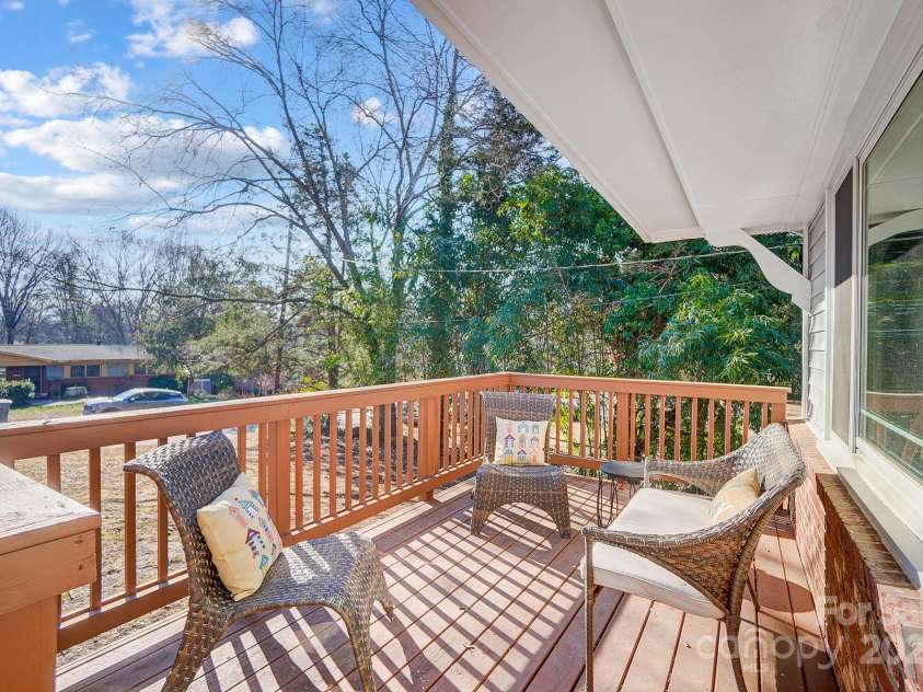 6514 Highwood Place, Charlotte, NC 28210.  MLS# CAR4212695, YatesRealty ID 3225. 