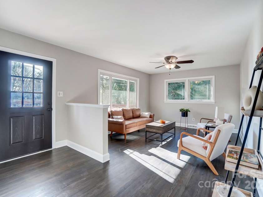 6514 Highwood Place, Charlotte, NC 28210.  MLS# CAR4212695, YatesRealty ID 3225. 