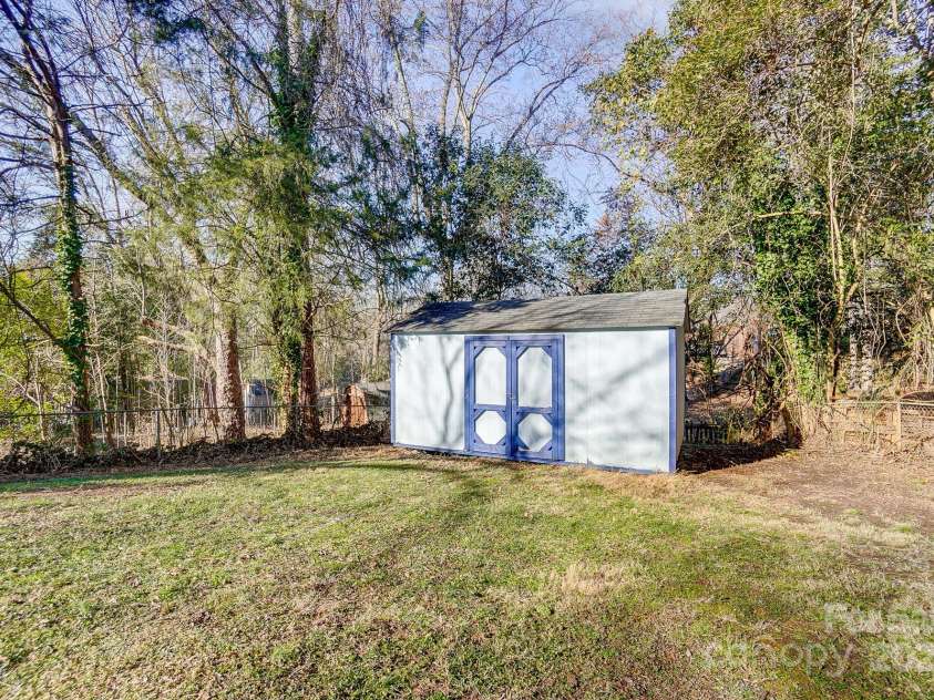 6514 Highwood Place, Charlotte, NC 28210.  MLS# CAR4212695, YatesRealty ID 3225. 