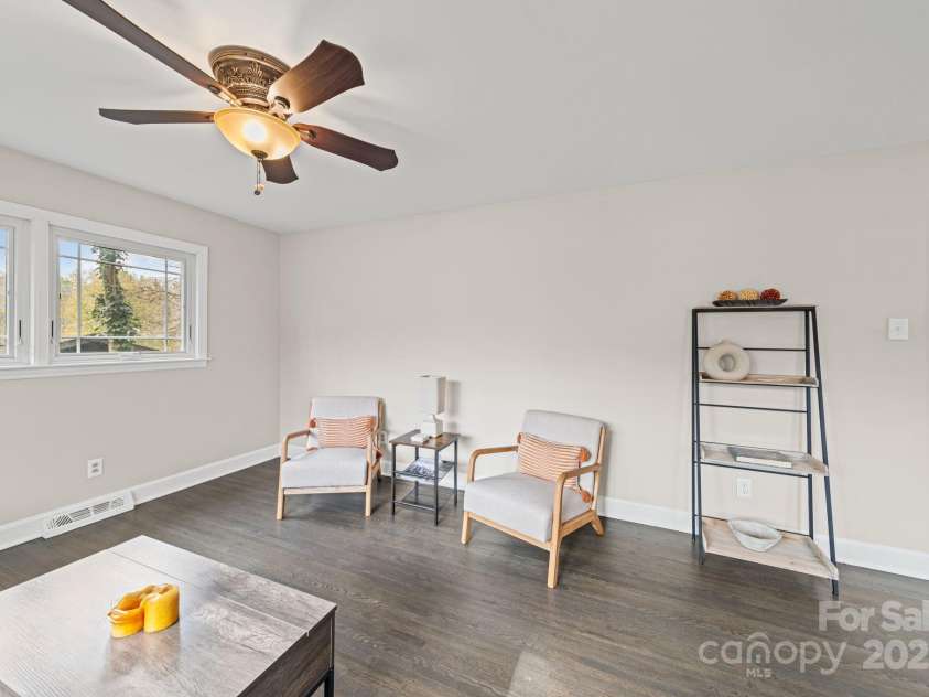 6514 Highwood Place, Charlotte, NC 28210.  MLS# CAR4327683, YatesRealty ID 3225. 