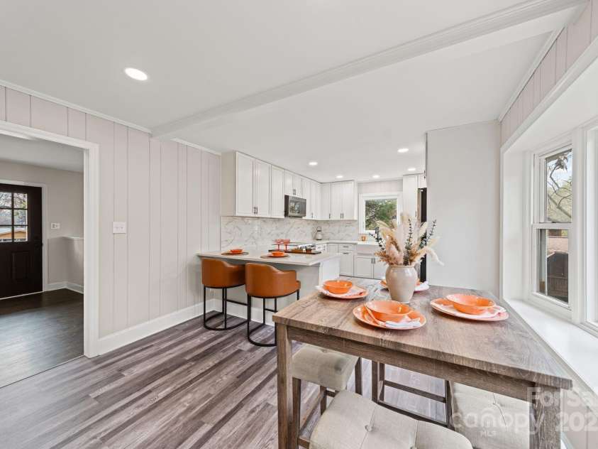 6514 Highwood Place, Charlotte, NC 28210.  MLS# CAR4327683, YatesRealty ID 3225. 