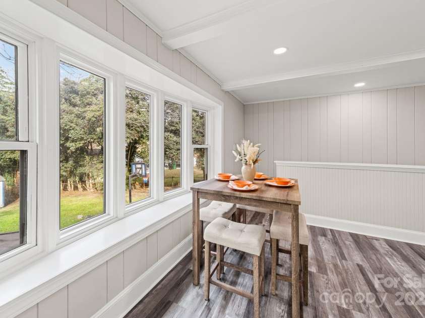 6514 Highwood Place, Charlotte, NC 28210.  MLS# CAR4327683, YatesRealty ID 3225. 