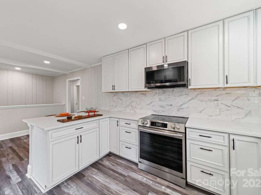 6514 Highwood Place, Charlotte, NC 28210.  MLS# CAR4327683, YatesRealty ID 3225. 