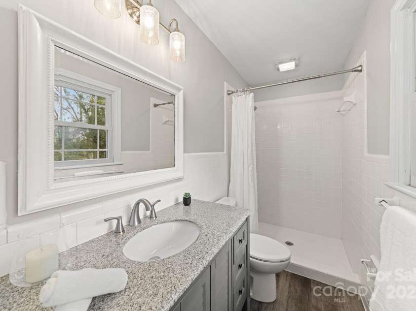 6514 Highwood Place, Charlotte, NC 28210.  MLS# CAR4327683, YatesRealty ID 3225. 