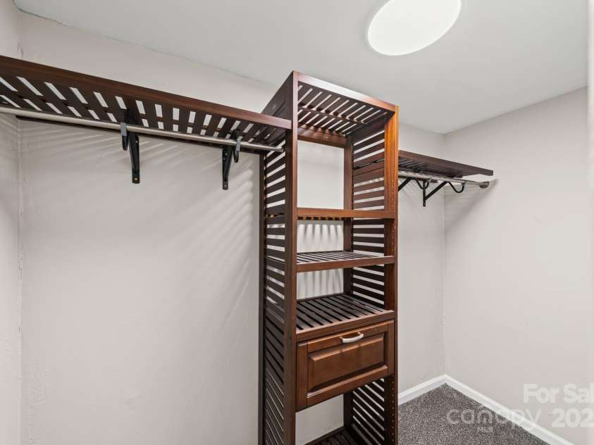 6514 Highwood Place, Charlotte, NC 28210.  MLS# CAR4327683, YatesRealty ID 3225. 