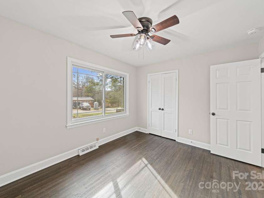6514 Highwood Place, Charlotte, NC 28210.  MLS# CAR4327683, YatesRealty ID 3225. 