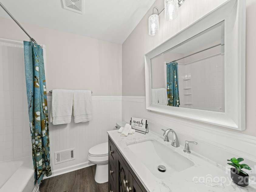 6514 Highwood Place, Charlotte, NC 28210.  MLS# CAR4327683, YatesRealty ID 3225. 