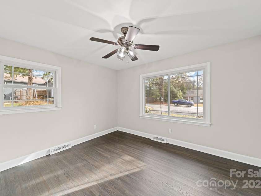 6514 Highwood Place, Charlotte, NC 28210.  MLS# CAR4327683, YatesRealty ID 3225. 