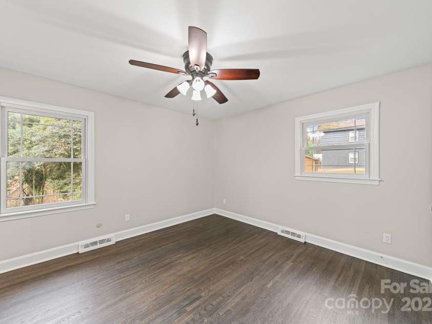 6514 Highwood Place, Charlotte, NC 28210.  MLS# CAR4327683, YatesRealty ID 3225. 