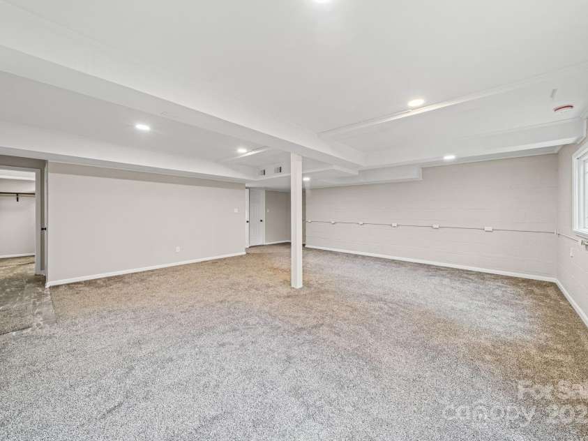 6514 Highwood Place, Charlotte, NC 28210.  MLS# CAR4327683, YatesRealty ID 3225. 