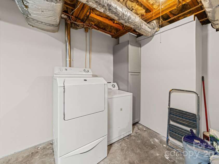 6514 Highwood Place, Charlotte, NC 28210.  MLS# CAR4327683, YatesRealty ID 3225. 