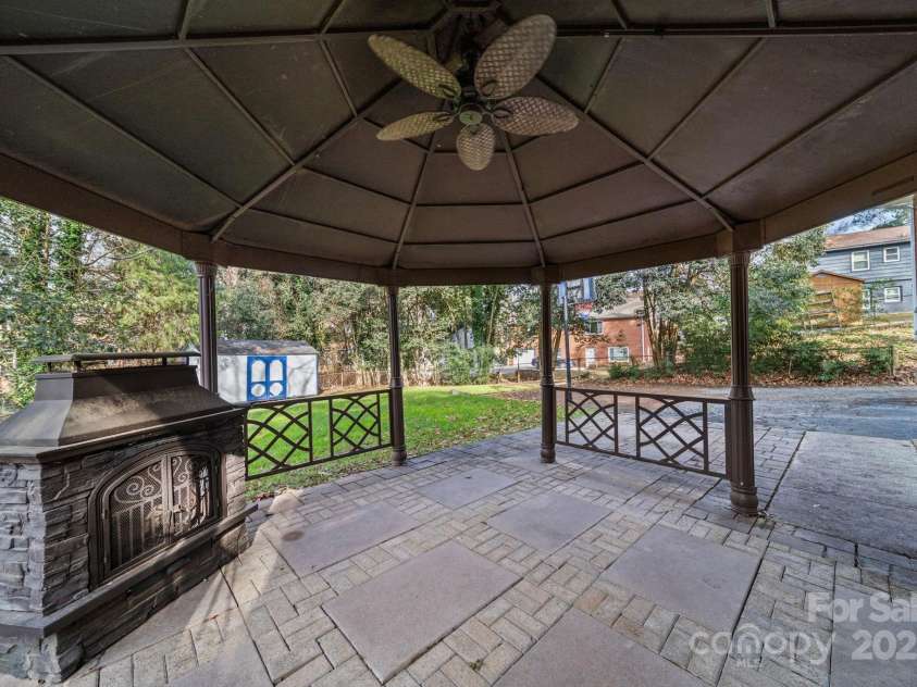 6514 Highwood Place, Charlotte, NC 28210.  MLS# CAR4327683, YatesRealty ID 3225. 