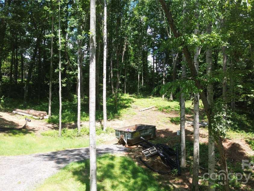 138 English Drive, Candler, NC 28715.  MLS# CAR4279075, YatesRealty ID 32250. 