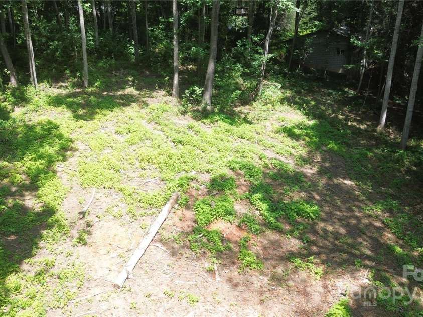 138 English Drive, Candler, NC 28715.  MLS# CAR4279075, YatesRealty ID 32250. 