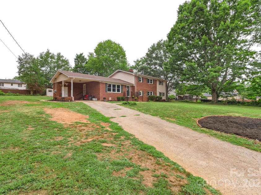 237 Edgewood Street, Shelby, NC 28152.  MLS# CAR4285397, YatesRealty ID 32251. 