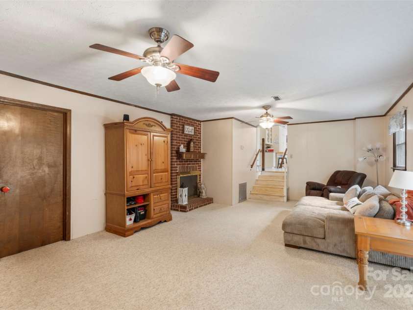 237 Edgewood Street, Shelby, NC 28152.  MLS# CAR4285397, YatesRealty ID 32251. 