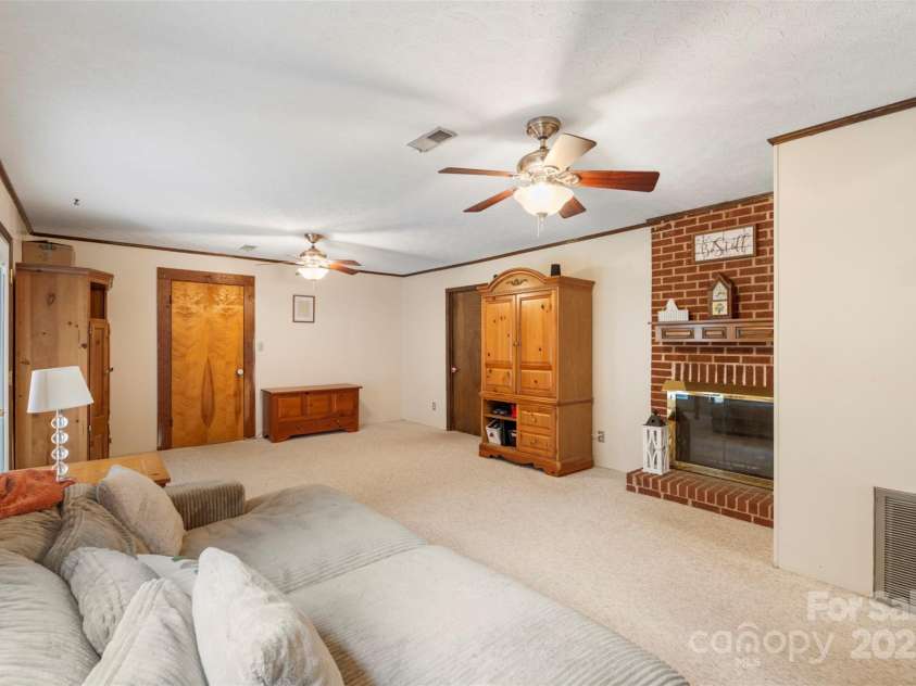 237 Edgewood Street, Shelby, NC 28152.  MLS# CAR4285397, YatesRealty ID 32251. 