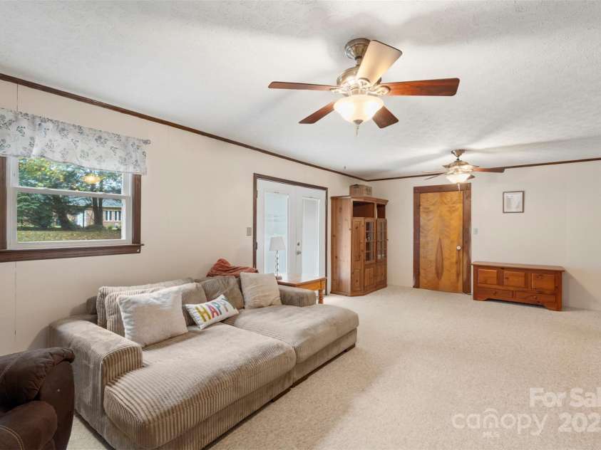 237 Edgewood Street, Shelby, NC 28152.  MLS# CAR4285397, YatesRealty ID 32251. 