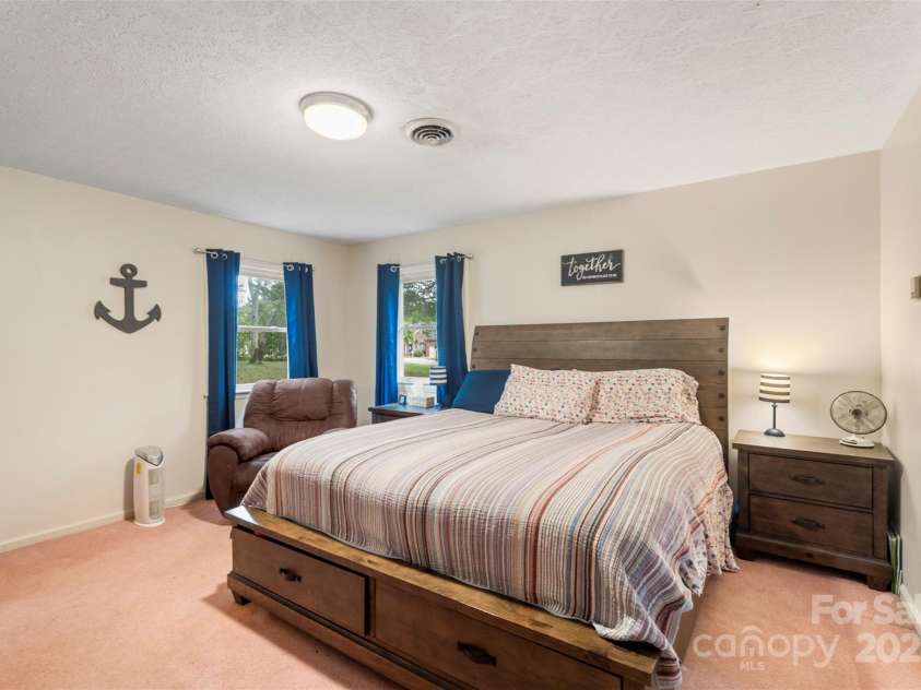 237 Edgewood Street, Shelby, NC 28152.  MLS# CAR4285397, YatesRealty ID 32251. 