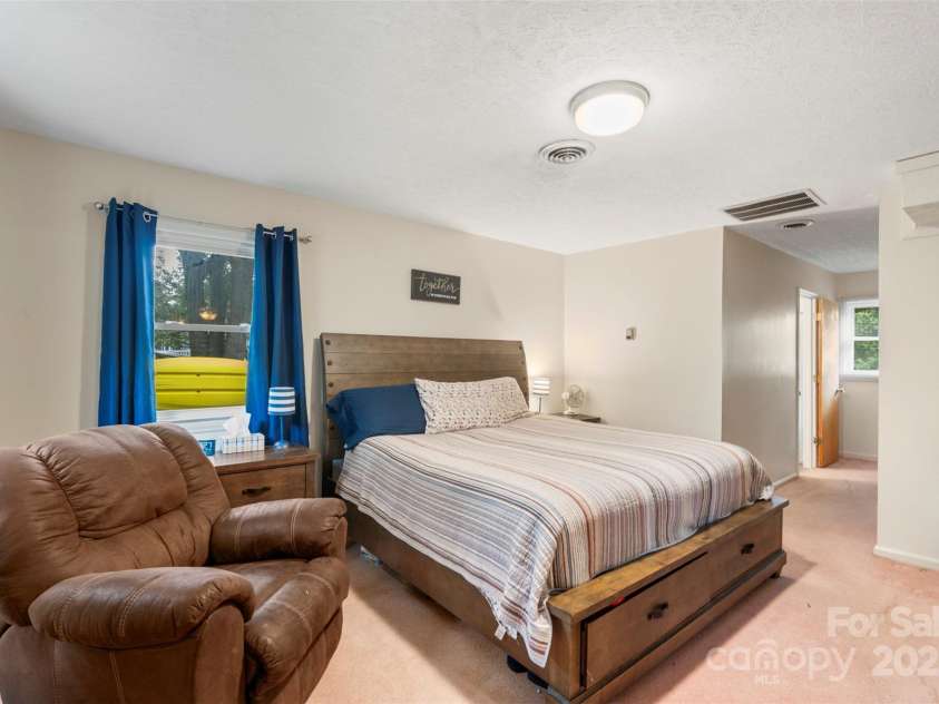 237 Edgewood Street, Shelby, NC 28152.  MLS# CAR4285397, YatesRealty ID 32251. 