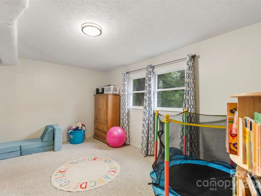 237 Edgewood Street, Shelby, NC 28152.  MLS# CAR4285397, YatesRealty ID 32251. 