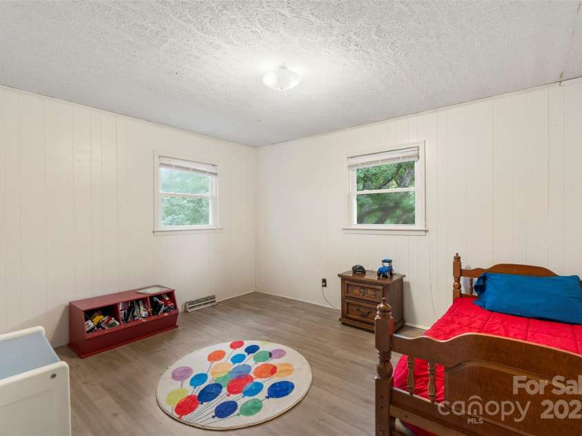 237 Edgewood Street, Shelby, NC 28152.  MLS# CAR4285397, YatesRealty ID 32251. 