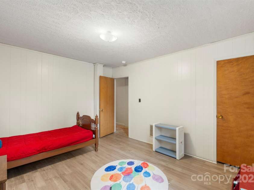 237 Edgewood Street, Shelby, NC 28152.  MLS# CAR4285397, YatesRealty ID 32251. 