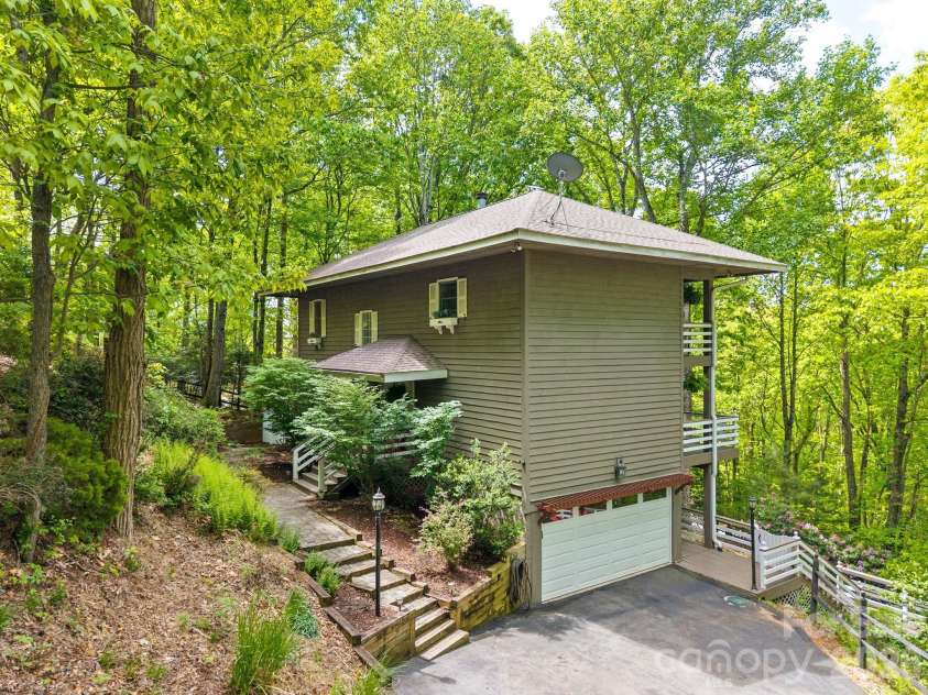 58 Sourwood Drive, Mills River, NC 28759.  MLS# CAR4390836, YatesRealty ID 32251. 