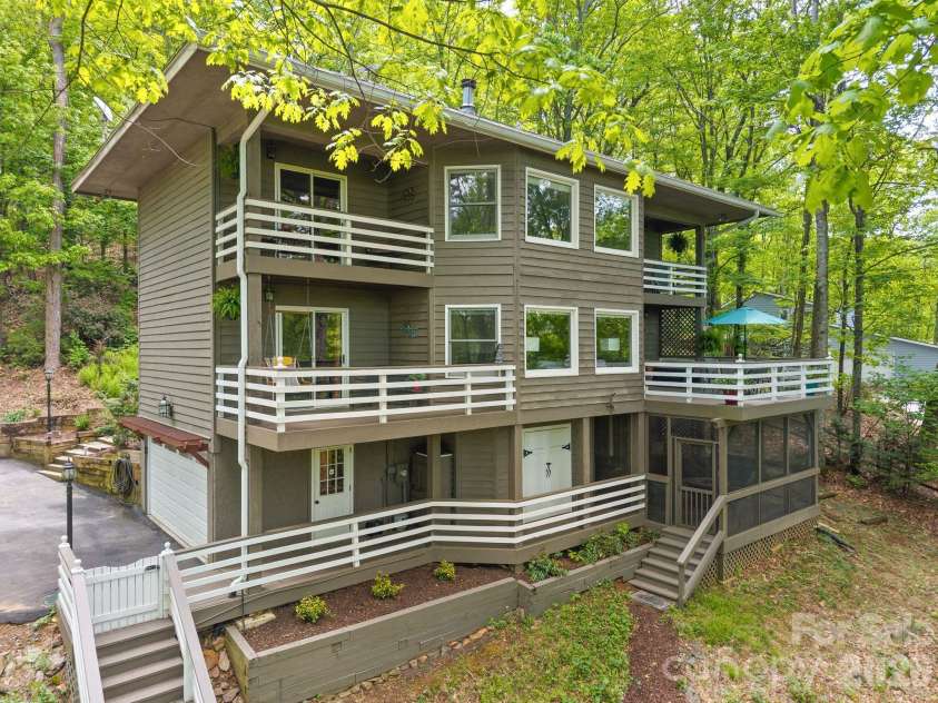58 Sourwood Drive, Mills River, NC 28759.  MLS# CAR4390836, YatesRealty ID 32251. 