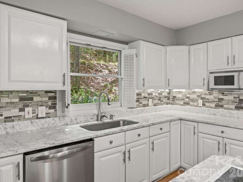 58 Sourwood Drive, Mills River, NC 28759.  MLS# CAR4390836, YatesRealty ID 32251. Kitchen