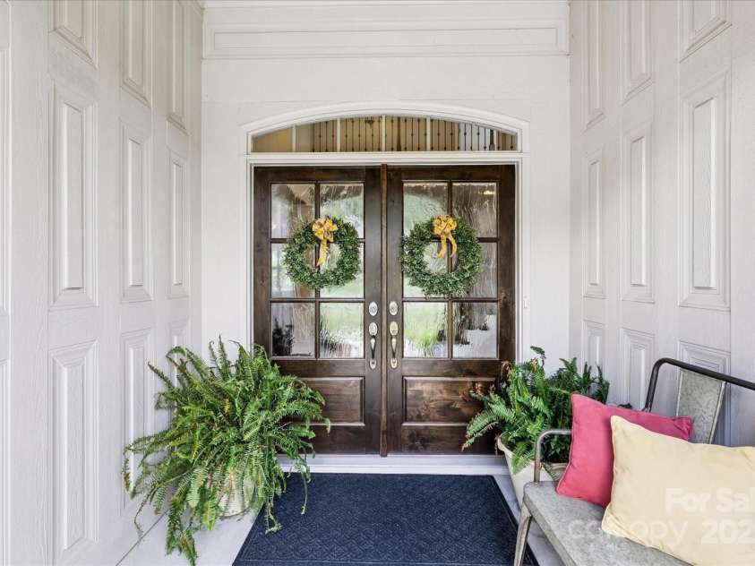 901 Hidden Pond Lane, Waxhaw, NC 28173.  MLS# CAR4284250, YatesRealty ID 32252. 