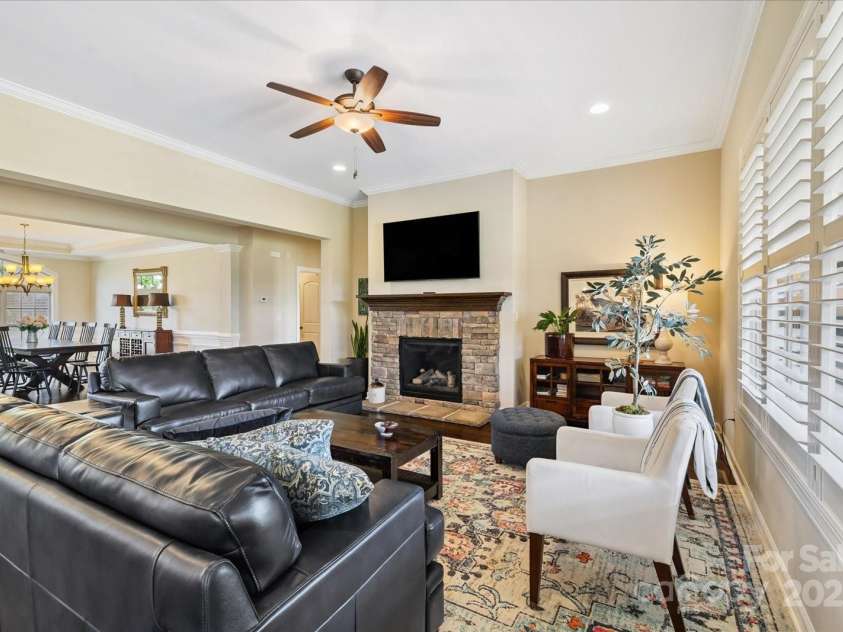 901 Hidden Pond Lane, Waxhaw, NC 28173.  MLS# CAR4284250, YatesRealty ID 32252. 