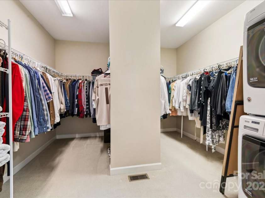 901 Hidden Pond Lane, Waxhaw, NC 28173.  MLS# CAR4284250, YatesRealty ID 32252. 