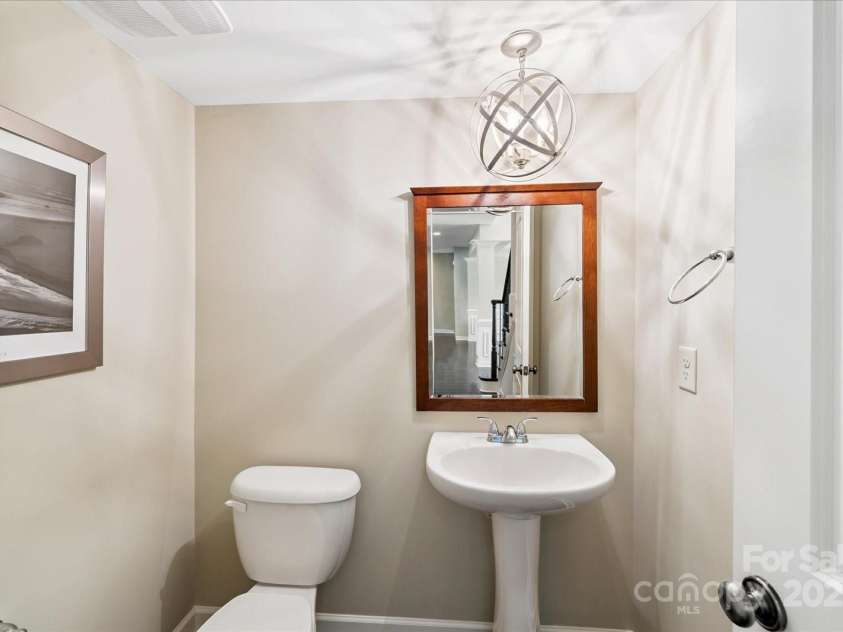 901 Hidden Pond Lane, Waxhaw, NC 28173.  MLS# CAR4284250, YatesRealty ID 32252. 