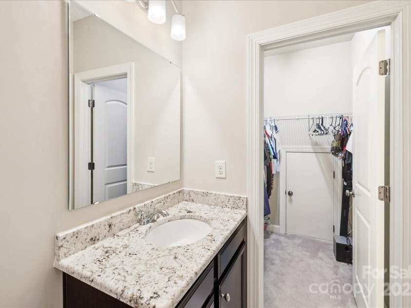 901 Hidden Pond Lane, Waxhaw, NC 28173.  MLS# CAR4284250, YatesRealty ID 32252. 