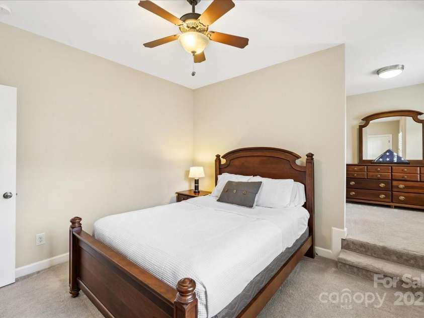 901 Hidden Pond Lane, Waxhaw, NC 28173.  MLS# CAR4284250, YatesRealty ID 32252. 