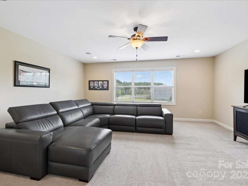 901 Hidden Pond Lane, Waxhaw, NC 28173.  MLS# CAR4284250, YatesRealty ID 32252. 