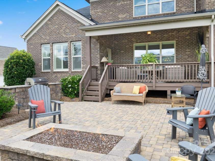 901 Hidden Pond Lane, Waxhaw, NC 28173.  MLS# CAR4284250, YatesRealty ID 32252. 