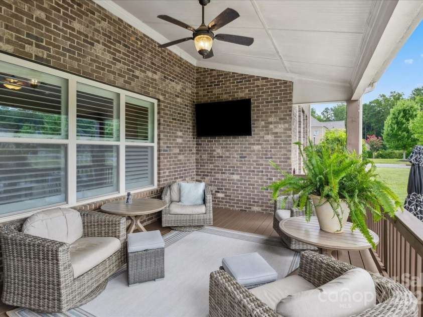 901 Hidden Pond Lane, Waxhaw, NC 28173.  MLS# CAR4284250, YatesRealty ID 32252. 