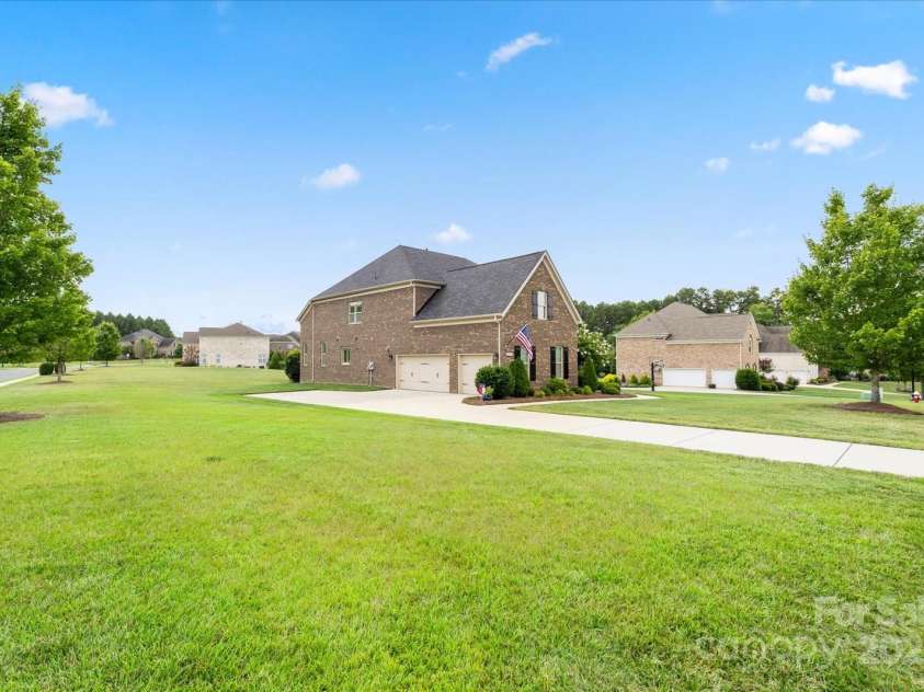 901 Hidden Pond Lane, Waxhaw, NC 28173.  MLS# CAR4284250, YatesRealty ID 32252. 