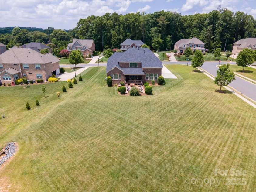 901 Hidden Pond Lane, Waxhaw, NC 28173.  MLS# CAR4284250, YatesRealty ID 32252. 