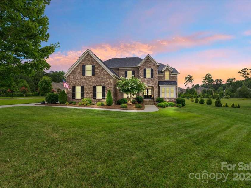 901 Hidden Pond Lane, Waxhaw, NC 28173.  MLS# CAR4284250, YatesRealty ID 32252. 