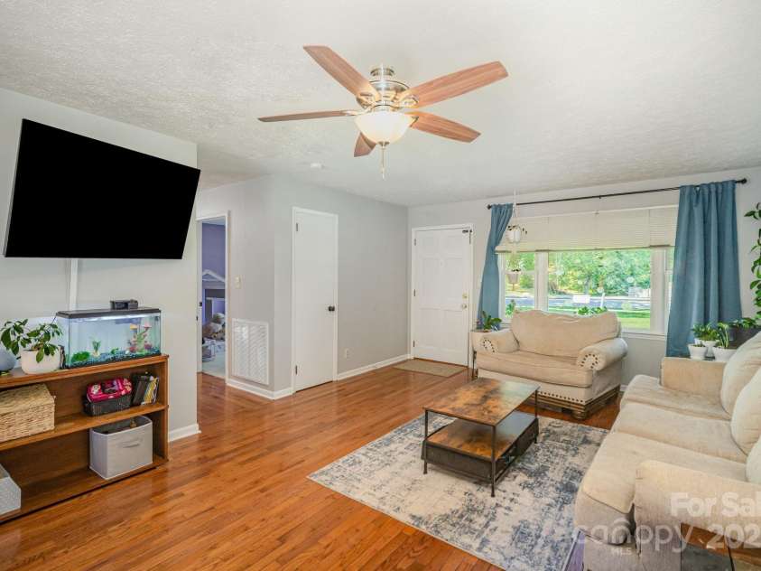 5345 Dentons Chapel Road, Morganton, NC 28655.  MLS# CAR4287003, YatesRealty ID 32253. 