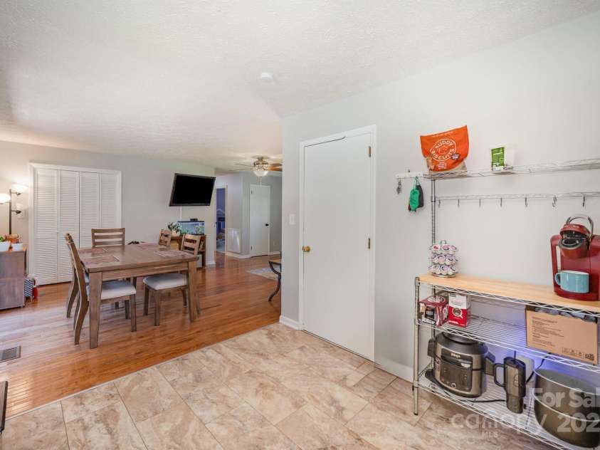 5345 Dentons Chapel Road, Morganton, NC 28655.  MLS# CAR4287003, YatesRealty ID 32253. 