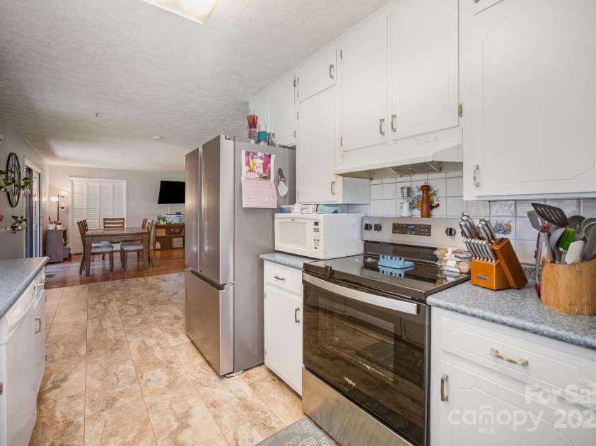 5345 Dentons Chapel Road, Morganton, NC 28655.  MLS# CAR4287003, YatesRealty ID 32253. 