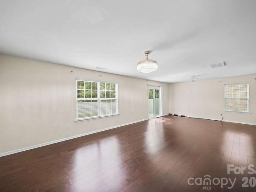 9539 Kendall Drive, Charlotte, NC 28214.  MLS# CAR4395420, YatesRealty ID 32253. 