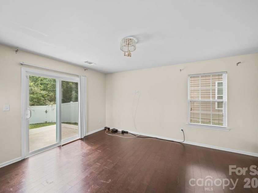 9539 Kendall Drive, Charlotte, NC 28214.  MLS# CAR4395420, YatesRealty ID 32253. 